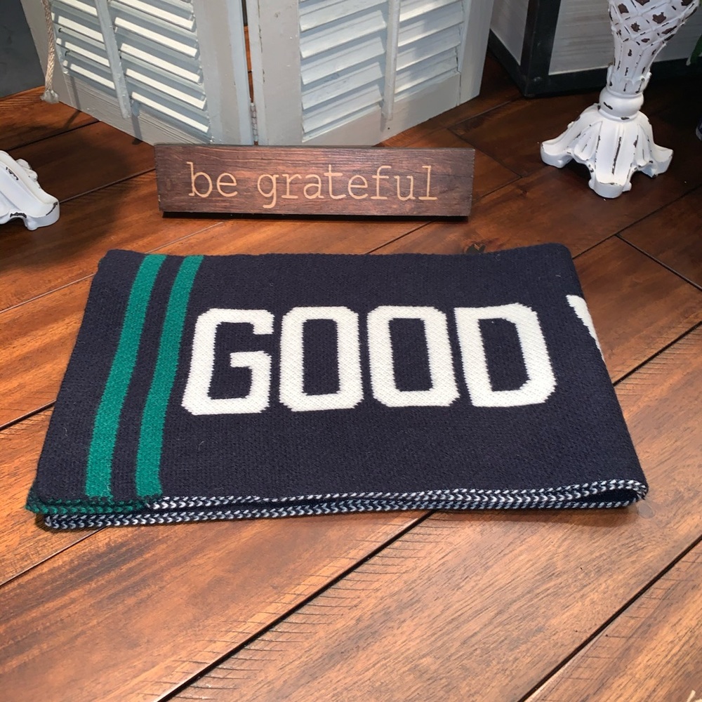 Scarf 🧣 - Picture 3 of 3